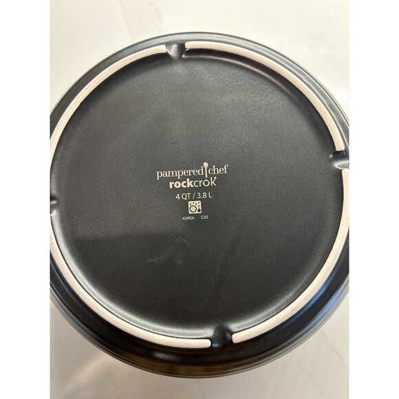 New Pampered Chef Rockcrok 4 qt Slow Roaster Crock Pot Dutch Oven w/ Glass Lid - Picture 7 of 7